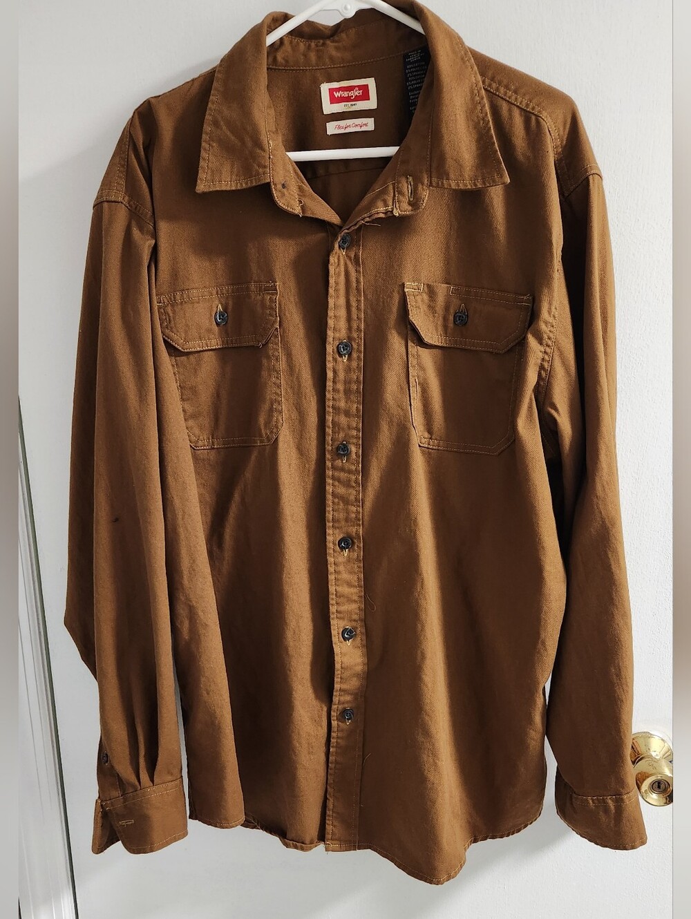 Wrangler Men's Chest-Pocket Brown Button-Down Shirt, Size Xl